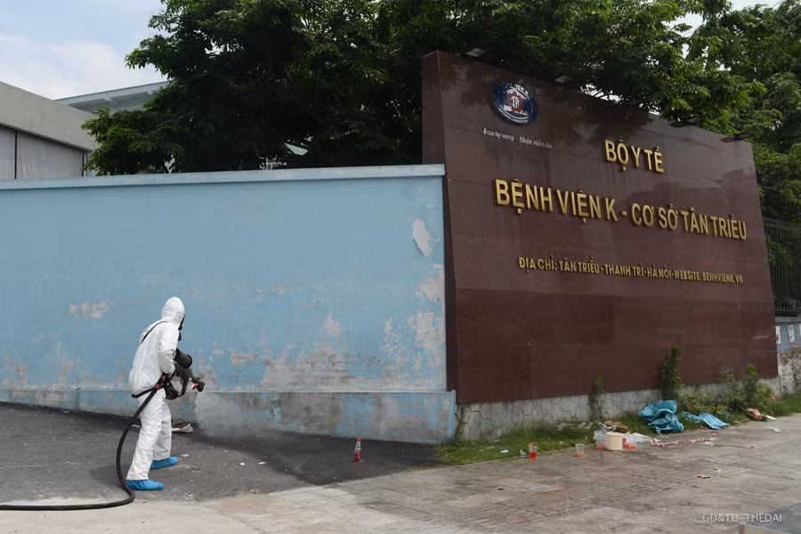 Đoàn xe đặc chủng phun khử khuẩn " từ trong ra ngoài" bệnh viện K ảnh 6