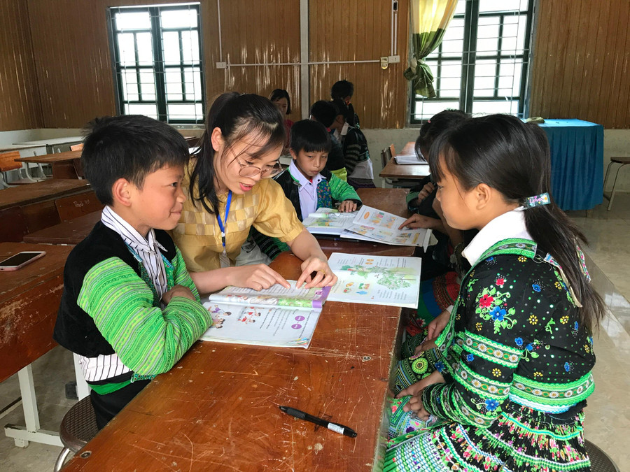 Sách giáo khoa mới phải đạt tiêu chí phù hợp với học sinh dân tộc thiểu số