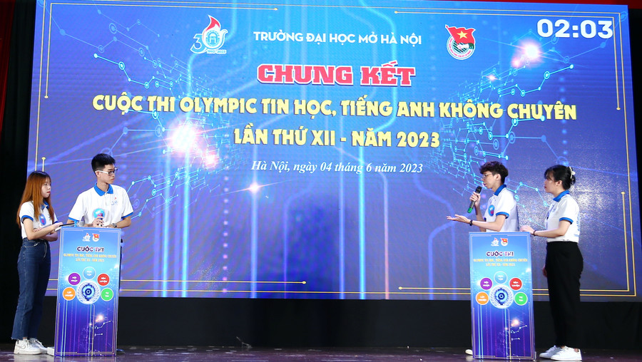 Các đội trong phần thi tỏa sáng tại vòng chung kết diễn ra chiều 4/6. Các đội trong phần thi tỏa sáng tại vòng chung kết diễn ra chiều 4/6.