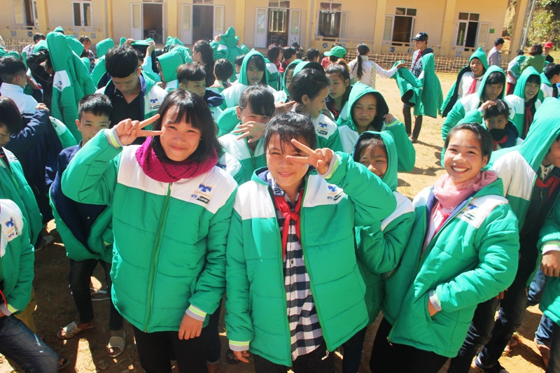 Niềm hân hoan của học sinh THCS Mường Chanh