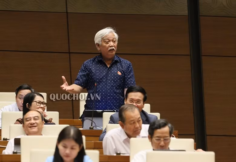 Đại biểu Dương Trung Quốc