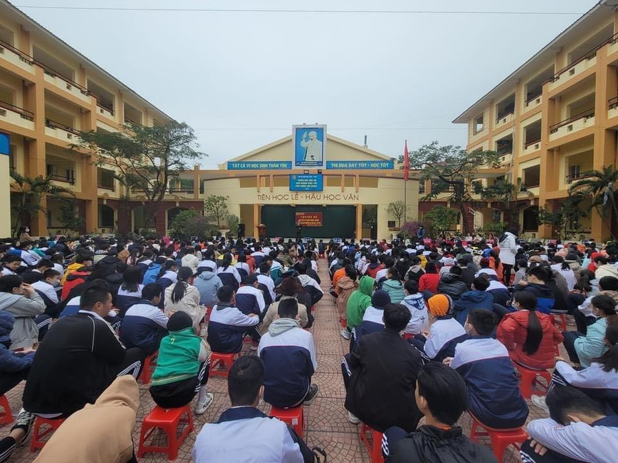 Gần 1000 học sinh trường THCS Đền Lừ đã tham gia buổi ngoại khóa.