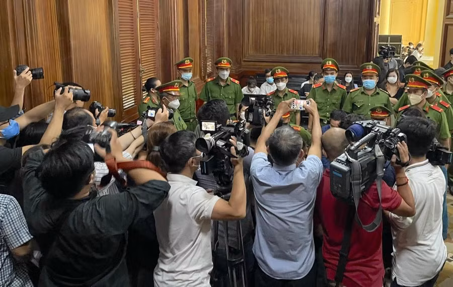 Ghi âm, ghi hình trái phép tại phiên tòa bị phạt đến 15 triệu đồng là một trong những chính sách mới sẽ có hiệu lực từ tháng 9/2022. Ảnh minh hoạ.