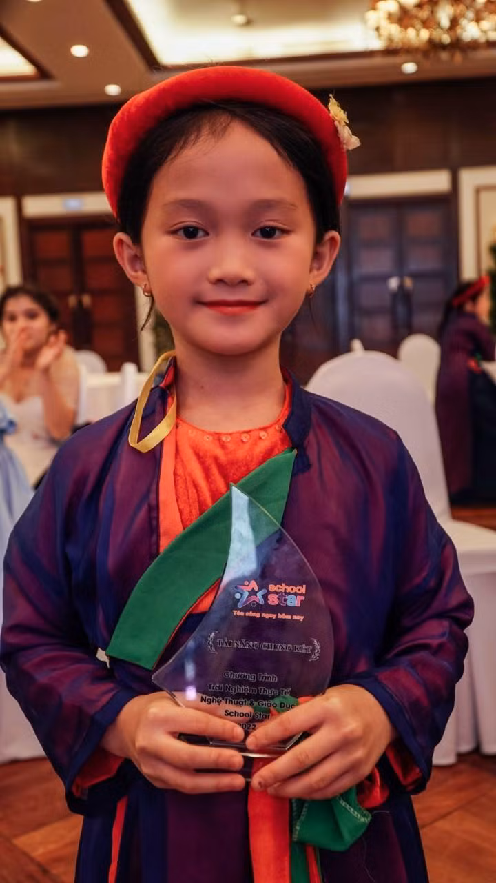 Những thí sinh xuất sắc nhất được ghi nhận về đam mê, tiềm năng biểu đạt nghệ thuật và mong muốn hoàn thiện bản thân qua các hoạt động nghệ thuật và giáo dục ở School Star, được lựa chọn, hội tụ vào Chung kết - Tỏa sáng và đã để lại ấn tượng đẹp đẽ tại thành phố biển Đà Nẵng.