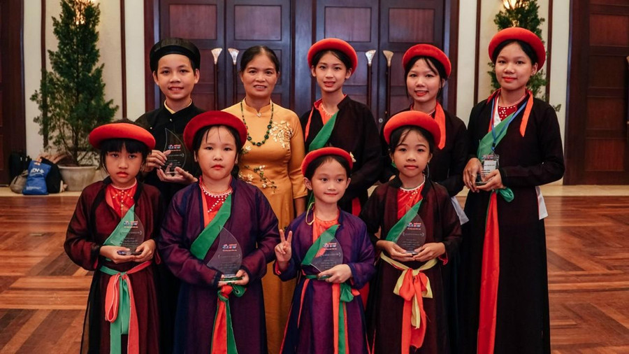 Các tiết mục năng khiếu truyền thống như hát quan họ cũng được các thí sinh mang đến cuộc thi. Các tiết mục năng khiếu truyền thống như hát quan họ cũng được các thí sinh mang đến cuộc thi.