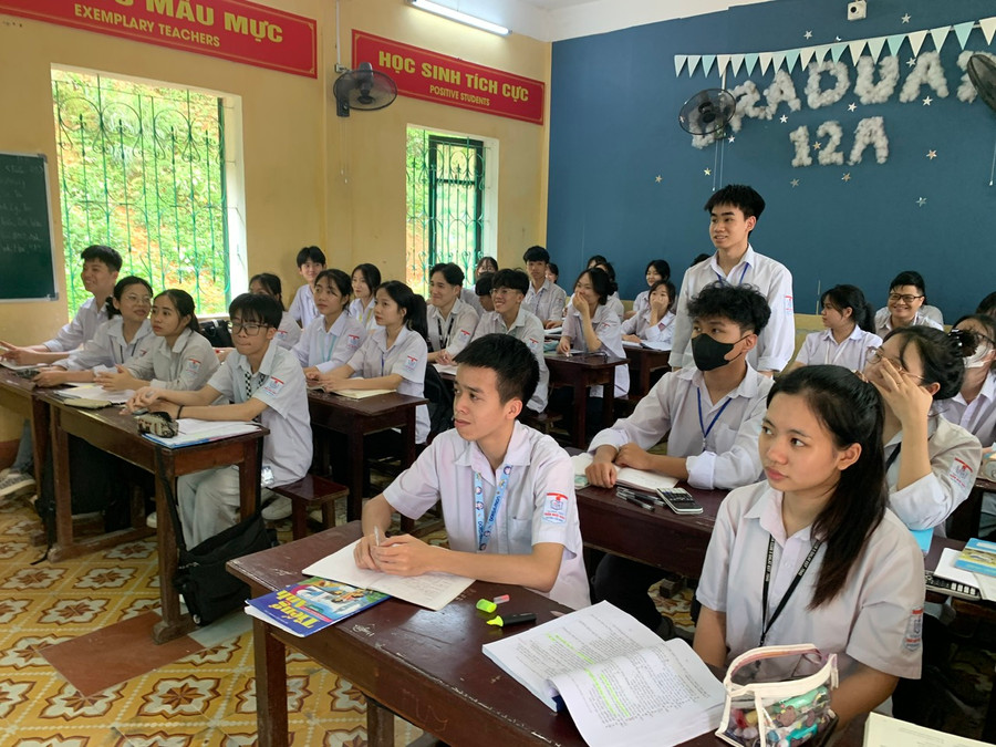 Trong khó khăn, Trường THPT Trần Nhật Duật đã nỗ lực dạy tốt, học tốt. Trong khó khăn, Trường THPT Trần Nhật Duật đã nỗ lực dạy tốt, học tốt.