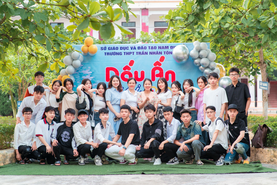 Dấu ấn thành tích dạy học là những con ngoan, trò giỏi ở vùng quê NTM Nghĩa Hưng.