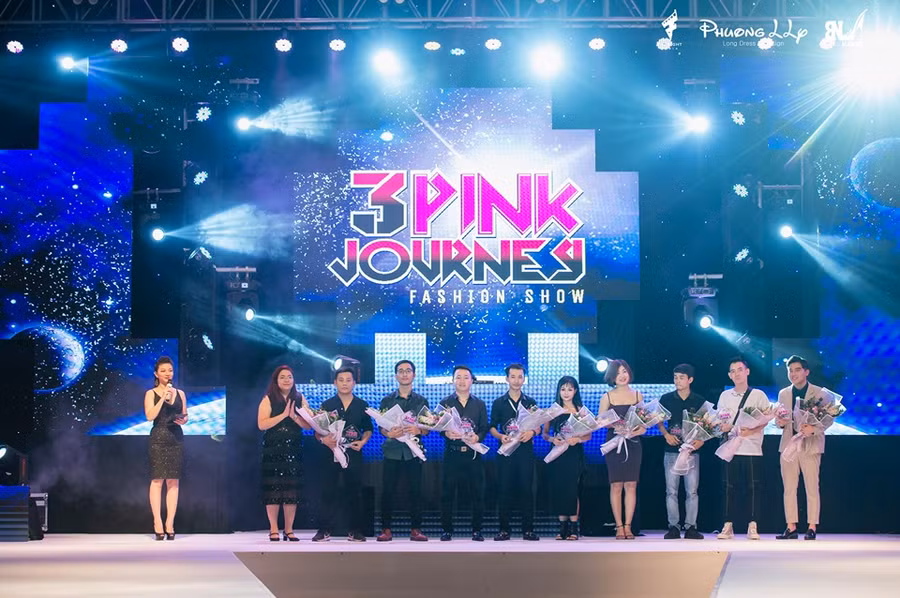 NTK Phương Hồ gửi lời cảm ơn tới các khách mời tham dự Pink Journey.