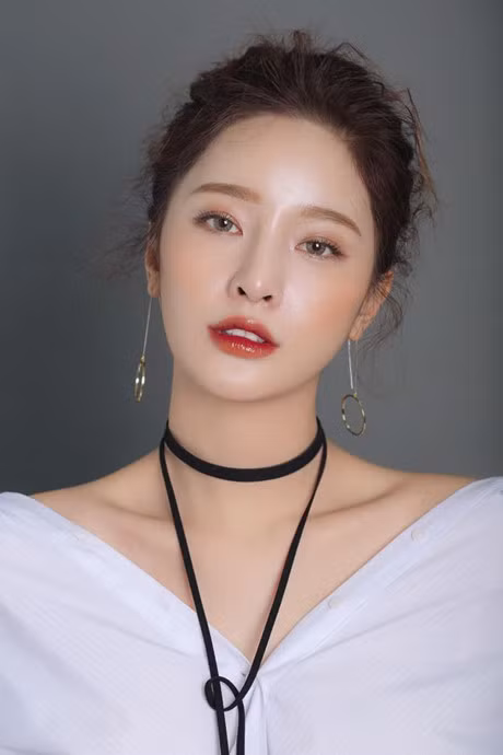 Nhung kieu choker khien cho nang cang sanh dieu va phong cach - Anh 3