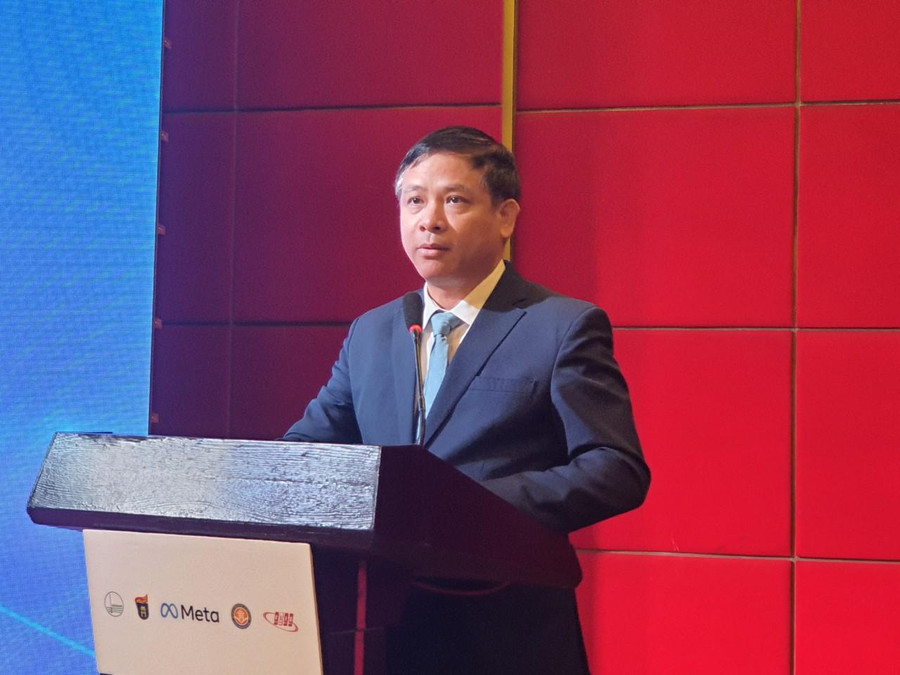 Ông Nguyễn Sơn Hải - Cục trưởng Cục Công nghệ Thông tin (Bộ GD&ĐT) phát biểu tại hội thảo. Ông Nguyễn Sơn Hải - Cục trưởng Cục Công nghệ Thông tin (Bộ GD&ĐT) phát biểu tại hội thảo.