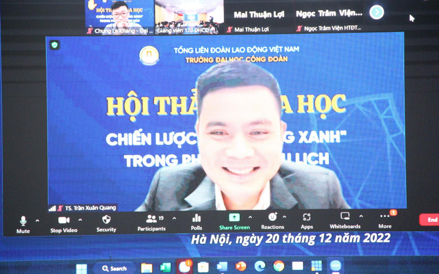 TS Trần Xuân Quang tham luận tại hội thảo qua hình thức trực tuyến.