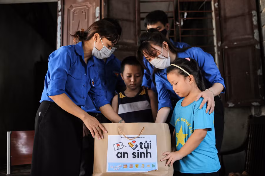 Nhiều hoạt động ý nghĩa được diễn ra hướng tới những gia đình là cựu TNXP và thanh thiếu nhi.