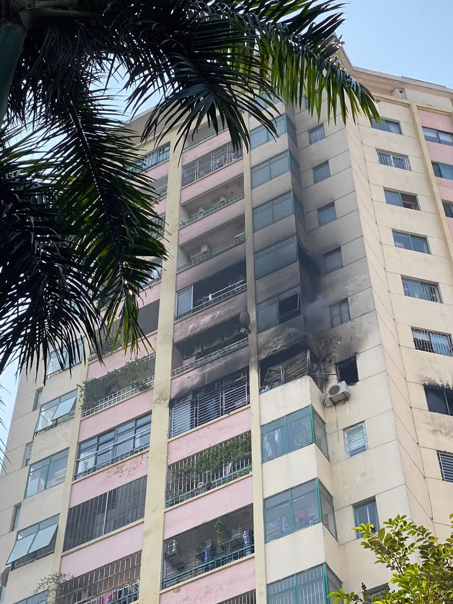 Đến khoảng hơn 10h đám cháy được dập tắt hoàn toàn.