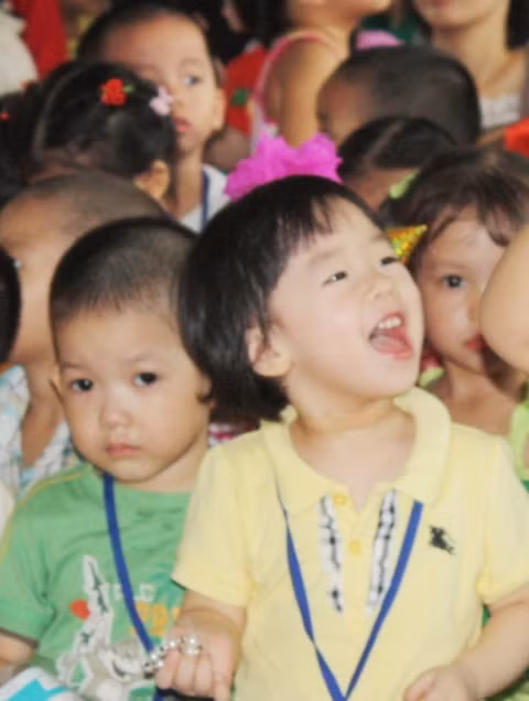 Dấu ấn không phai "Ngày đầu tiên đi học" ảnh 1 Hồn nhiên
