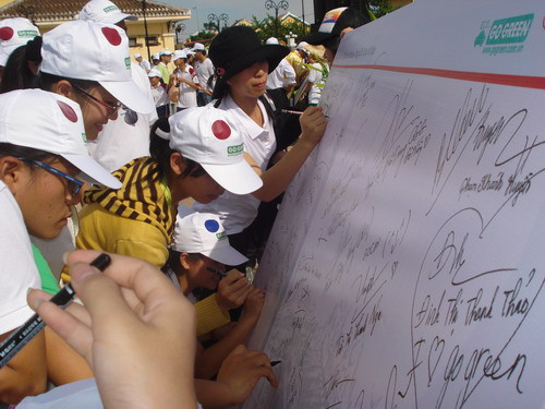 Ký tên Vì môi trường xanh - sạch - đẹp