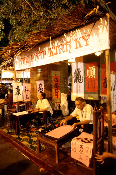 Gian hàng Thư pháp.