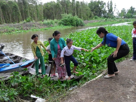 Trung thu miệt sông nước