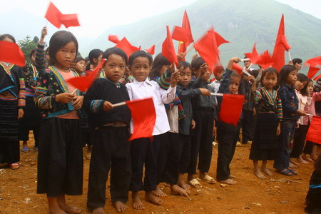 Các em trong ngày vui tựu trường Các em trong ngày vui tựu trường