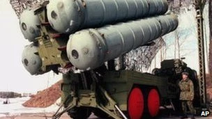 Kremlin cấm bán hệ thống tên lửa S-300 cho Iran