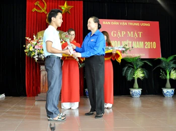 Vinh danh các thủ khoa ĐH 2010