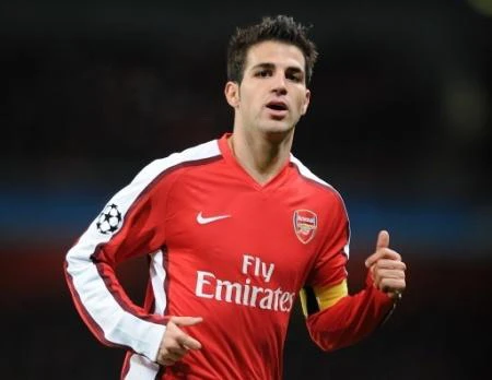 Cesc Fabregas chỉ dính chấn thương nhẹ