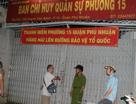 Phóng viên bị dân quân đánh hội đồng