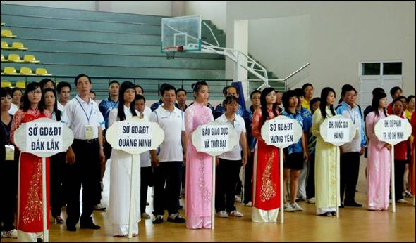 Tưng bừng Giải bóng bàn "Người GV nhân dân" toàn quốc tranh giải "Báo GD&TĐ" lần thứ X-2010 ảnh 5 Các đội về tham dự giải