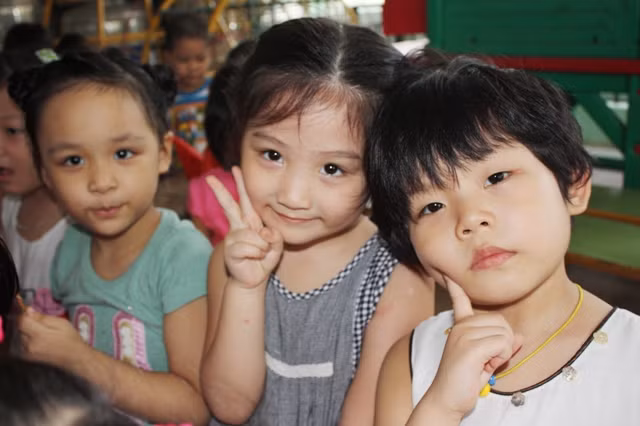 Dấu ấn không phai "Ngày đầu tiên đi học" ảnh 4 ...và duyên dáng. Ảnh: gdtd.vn