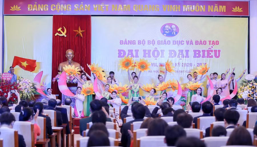 Văn nghệ chào mừng Đại hội