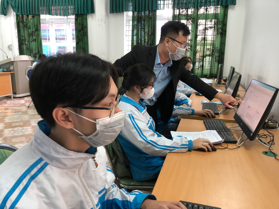 Nhà giáo mong bộ luật sớm được ban hành để quyền và lợi ích hợp pháp của mình được bảo đảm. Nhà giáo mong bộ luật sớm được ban hành để quyền và lợi ích hợp pháp của mình được bảo đảm.