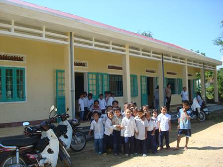 Điểm lẻ của Trường Tiểu học Trà Sơn xây dựng trên diện tích ông Ký hiến tặng Điểm lẻ của Trường Tiểu học Trà Sơn xây dựng trên diện tích ông Ký hiến tặng