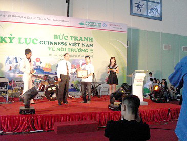 Bức tranh về môi trường lập kỷ lục Guinness việt Nam