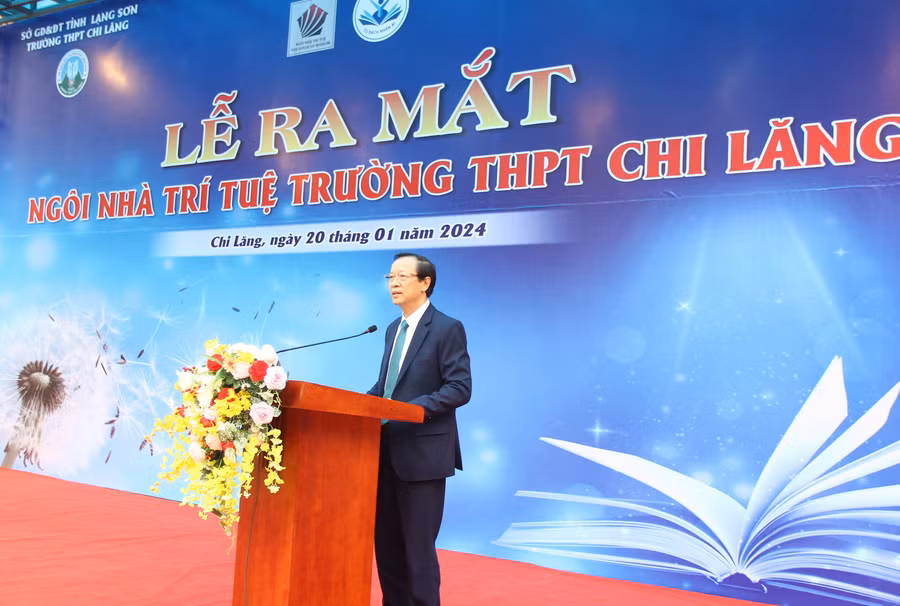 Thứ trưởng Phạm Ngọc Thưởng phát biểu tại Lễ ra mắt Ngôi nhà trí tuệ Trường THPT Chi Lăng.