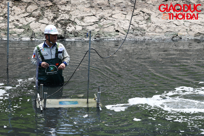 Sự thay đổi của nước ở phần mặt của máy xử lý khiến ông Kubo Jun càng tự tin hơn về hệ thống xử lý sẽ hoàn thành đúng thời hạn