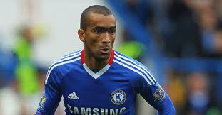 Bản hợp đồng mới sẽ giúp tiền vệ Bosingwa ở lại với Chelsea