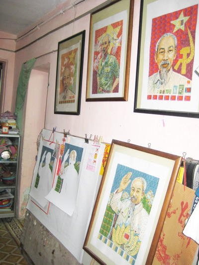 Những bức tranh bà đang hoàn thành trong thời gian làm người nội trợ.