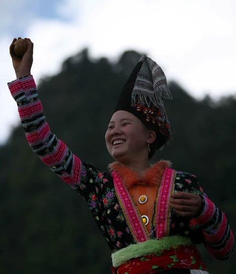 Ném pao trong ngày hội tình yêu