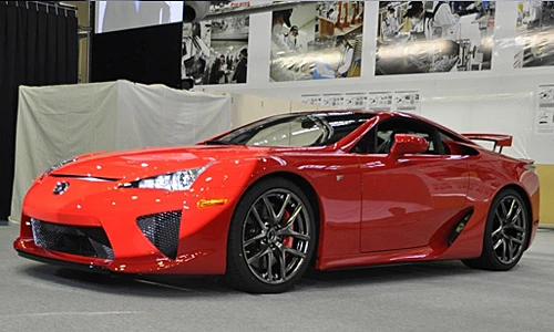 Siêu xe Lexus LFA thương mại đầu tiên xuất xưởng