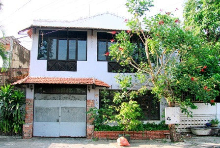 Căn nhà mà Chánh Tín đang ở không còn cởi mở với báo chí Căn nhà mà Chánh Tín đang ở không còn cởi mở với báo chí