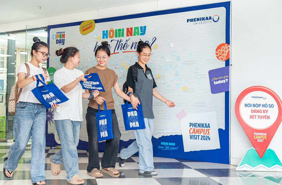 Thí sinh tự tin khi hoàn thành thủ tục đăng ký xét tuyển sớm. Thí sinh tự tin khi hoàn thành thủ tục đăng ký xét tuyển sớm.