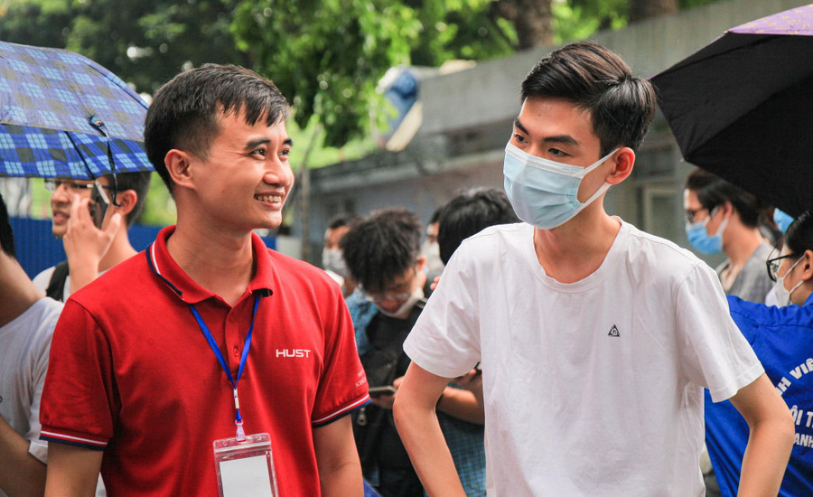 Thí sinh tham dự Kỳ thi đánh giá tư duy của Trường ĐH Bách khoa Hà Nội.