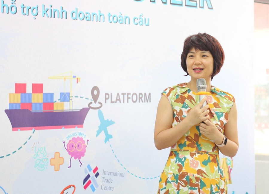 PGS.TS Phạm Thu Hương phát biểu tại khóa học PGS.TS Phạm Thu Hương phát biểu tại khóa học