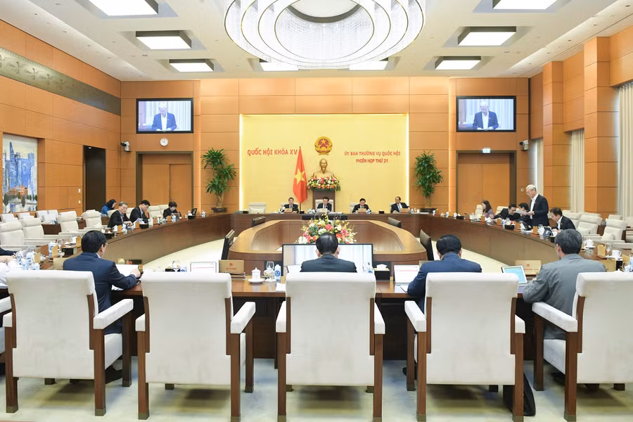 Toàn cảnh phiên họp thứ 21 của Ủy ban Thường vụ Quốc hội.