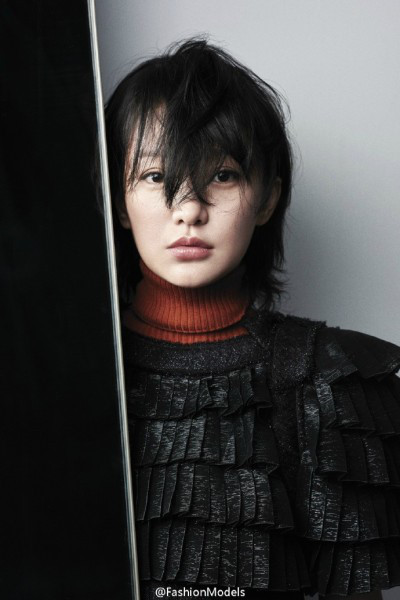 Diện trang phục tomboy, Châu Tấn trẻ trung như đôi mươi - Ảnh 13 Dien trang phuc tomboy, Chau Tan tre trung nhu doi muoi - Anh 13