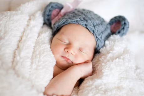 Nhung luu y giu am cho tre khi ngu vao mua dong - Anh 2