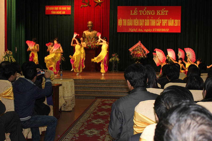 quang cảnh lễ tổng kết