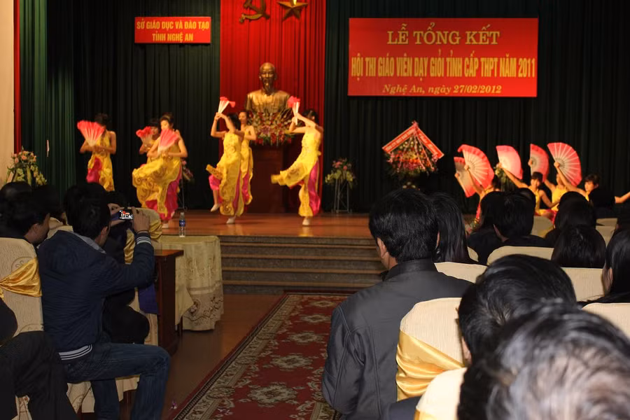 Tập huấn Chuẩn hiệu trưởng, thi GV dạy giỏi ảnh 3 quang cảnh lễ tổng kết