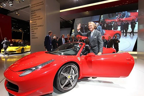 Ferrari kiếm bộn tiền năm 2011