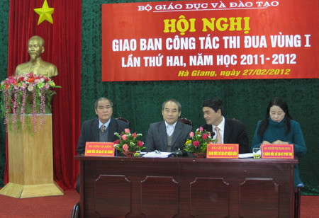 Thứ trưởng Nguyễn Vinh Hiển cùng chủ trì hội nghị c