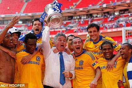 Guus Hiddink &quot;giải cứu&quot; Chelsea